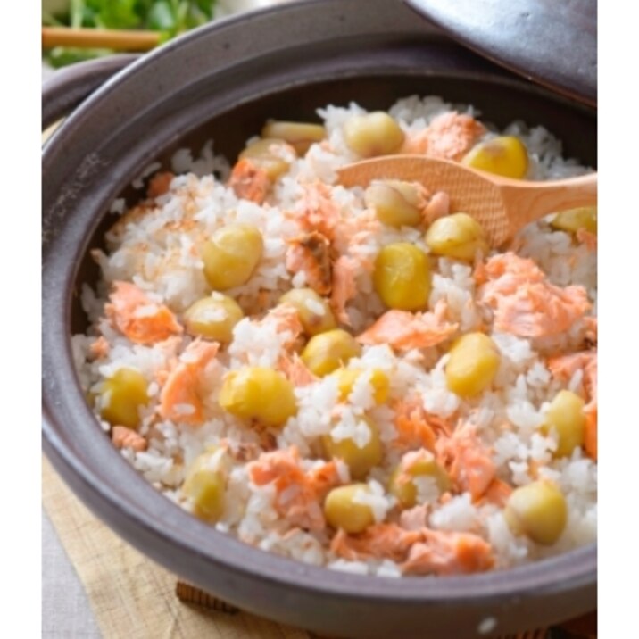 秋の行楽にもピッタリ 栗と鮭の炊き込みご飯 レシピ 作り方 By 楽天レシピ 楽天レシピ 秋の行楽にもピッタリ 栗と鮭の炊き込みご飯 レシピ 作り方 By 楽天レシピ 楽天レシピ